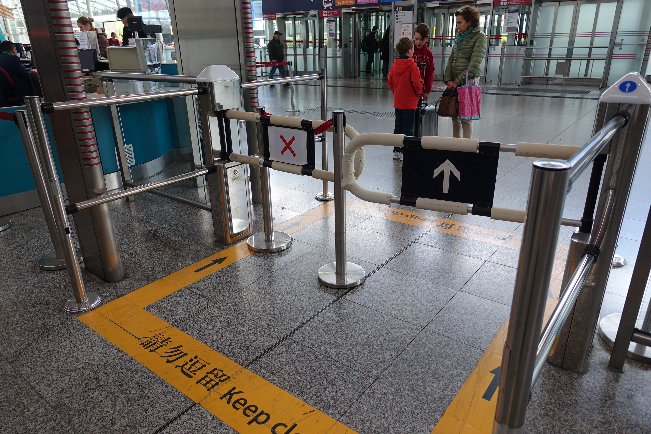 【到香港第一件事】香港機場快線,搭配港鐵3日劵最划算！預辦登機教學 @小環妞 幸福足跡