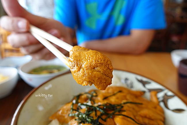 【沖繩海膽飯】古宇利-しらさ食堂,海膽蓋飯滿到幾乎看不見白飯 @小環妞 幸福足跡