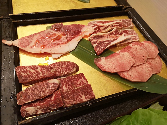 【六歌仙燒肉亭】東京新宿超熱門海鮮+燒肉吃到飽,務必先訂位! @小環妞 幸福足跡