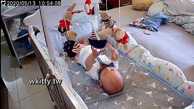 【寶寶攝影機】平價好用又清晰的嬰兒監視器,即時監控,操作簡單! @小環妞 幸福足跡