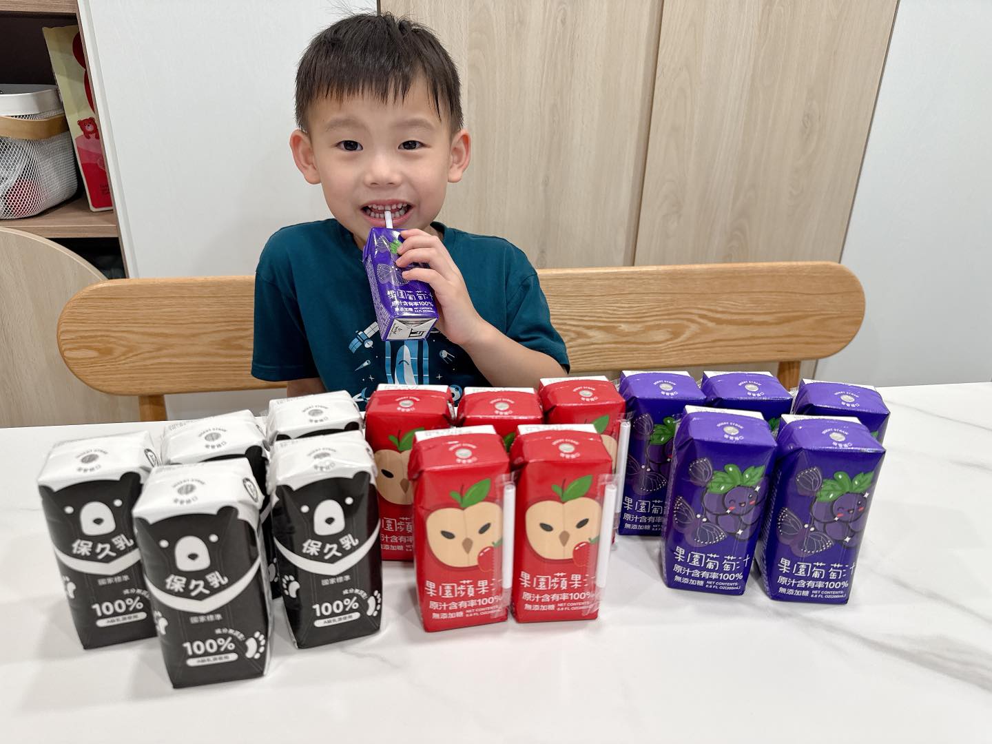 《台東初鹿保久乳團購》跟團最划算，原味牛乳、醇厚可可、濃厚伯爵紅茶‼ @小環妞 幸福足跡