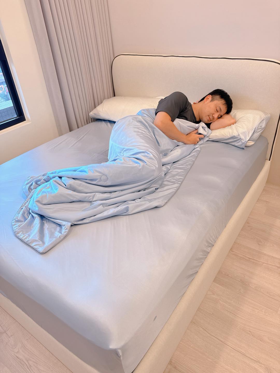 《久賴涼被團購》夏日冰冰被/夏夜緞光被，速涼降溫超有感，跟團超划算‼ @小環妞 幸福足跡